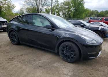 Salvage 2023 Tesla Model Y 