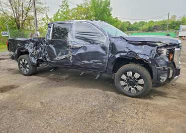 Salvage 2025 GMC Sierra DENALI