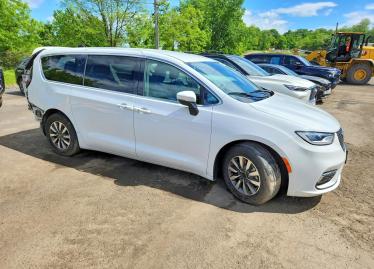 Salvage 2023 Chrysler Pacifica HYBRID TOURING L