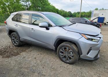 Salvage 2025 Toyota Rav4 XLE PREMIUM