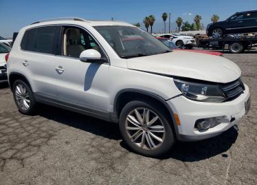 Salvage 2012 Volkswagen Tiguan SE