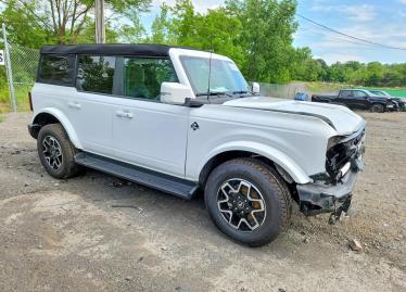 Salvage 2025 Ford Bronco OUTER BANKS