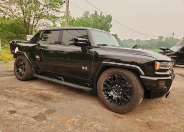 Salvage 2025 GMC Hummer 