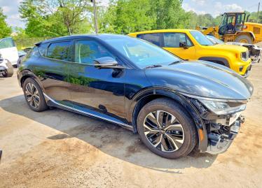 Salvage 2022 KIA EV6 WIND