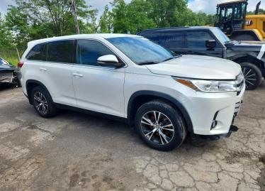 Salvage 2019 Toyota Highlander LE PLUS