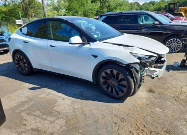 Salvage 2022 Tesla Model Y 