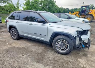 Salvage 2022 Jeep Grand Cherokee TRAILHAWK 4XE