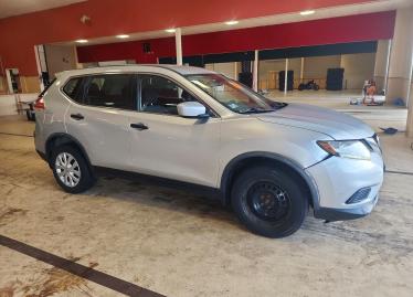 Salvage 2016 Nissan Rogue 