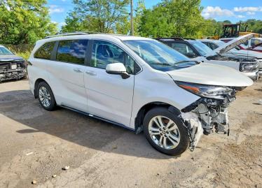 Salvage 2024 Toyota Sienna PLATINUM 7-PASSENGER