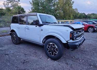 Salvage 2024 Ford Bronco OUTER BANKS