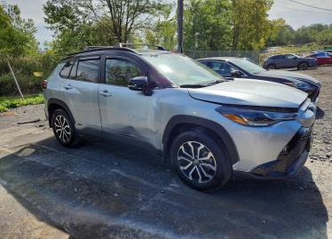 Salvage 2024 Toyota Corolla Cross HYBRID SE