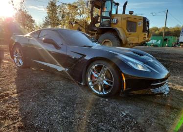 Salvage 2016 Chevrolet Corvette Z51 3LT