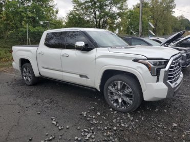 Salvage 2022 Toyota Tundra CAPSTONE - White PickUp - Front Three-Quarter View
