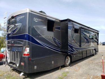Salvage 2022 FLEETWOOD DISCOVERY  - Gray Recreational - Front Three-Quarter View