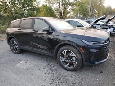 Salvage 2024 Lincoln Nautilus PREMIERE - Black SUV - Front Three-Quarter View