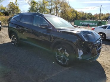 Salvage 2024 Hyundai Tucson LIMITED - Black SUV - Front Three-Quarter View