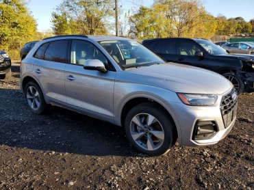 Salvage 2025 Audi Q5 PREMIUM 40 - Gray SUV - Front Three-Quarter View