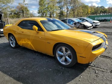 Salvage 2019 Dodge Challenger R/T - Yellow Coupe - Front Three-Quarter View