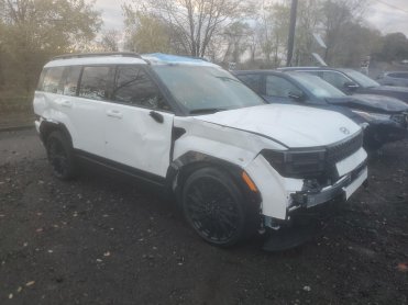 Salvage 2025 Hyundai Santa fe CALLIGRAPHY - White SUV - Front Three-Quarter View
