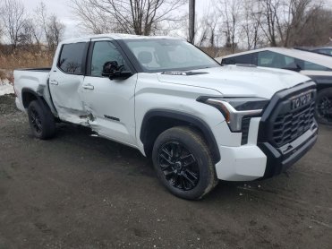 Salvage 2024 Toyota Tundra LIMITED - White PickUp - Front Three-Quarter View