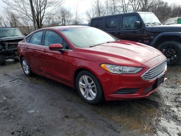 Salvage 2018 Ford Fusion SE - Burgundy Sedan - Front Three-Quarter View