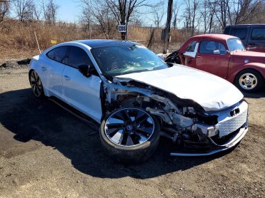 Salvage 2024 Audi E-tron PRESTIGE - White Sedan - Front Three-Quarter View