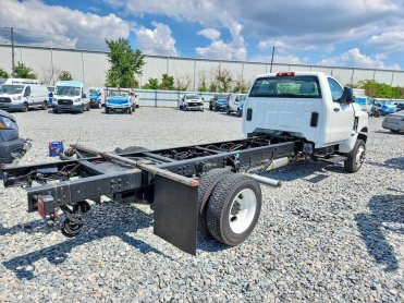Salvage 2023 International Cv515 FLAT BED TRUCK - White PickUp - Front Three-Quarter View
