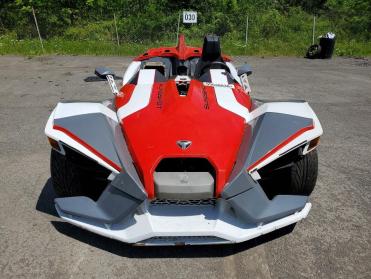 Salvage 2016 Polaris Slingshot SL - Two Tone Motorcycle - Front Three-Quarter View