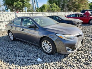 Salvage 2015 Toyota Avalon HYBRID XLE PREMIUM - Gray Sedan - Front Three-Quarter View