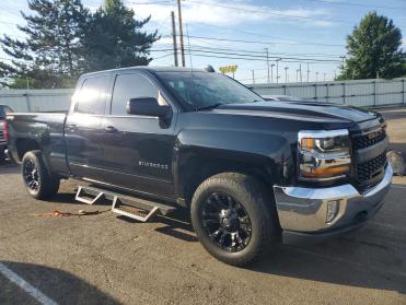 Salvage 2016 Chevrolet Silverado K1500 LT - Black PickUp - Front Three-Quarter View