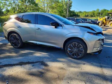 Salvage 2025 Nissan Murano PLATINUM - Gray SUV - Front Three-Quarter View