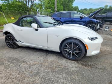 Salvage 2026 Mazda Mx-5 Miata GRAND TOURING - White Convertible - Front Three-Quarter View