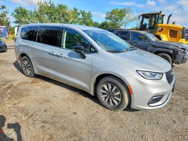 Salvage 2024 Chrysler Pacifica HYBRID SELECT - Gray Van - Front Three-Quarter View