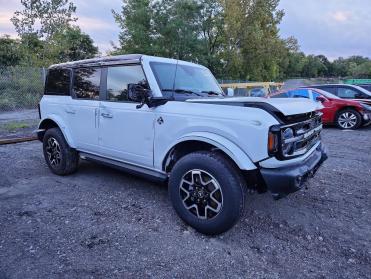 2024 Ford Bronco OUTER BANKS in White - Front Three-Quarter View - BidGoDrive Inventory