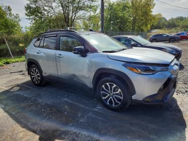 2024 Toyota Corolla Cross HYBRID SE in Silver - Front Three-Quarter View - BidGoDrive Inventory