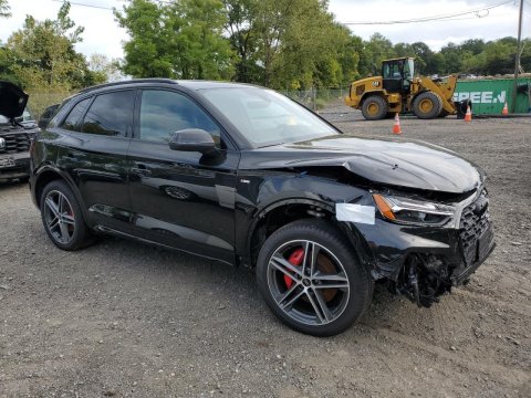 2025 Audi Q5 E PREMIUM PLUS 55 in Black - Front Three-Quarter View - BidGoDrive Inventory