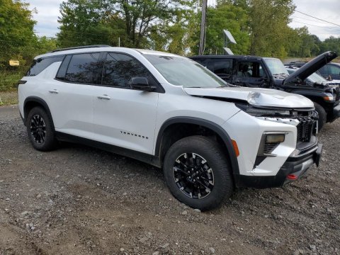 2025 Chevrolet Traverse Z71 in White - Front Three-Quarter View - BidGoDrive Inventory