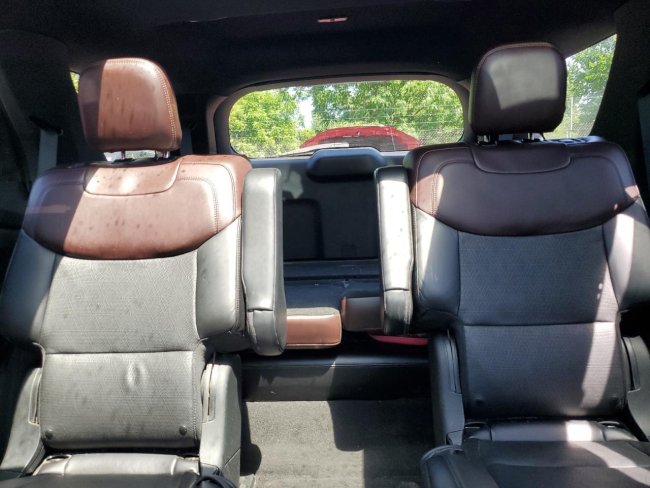 Salvage 2020 Ford Explorer Platinum in Gray