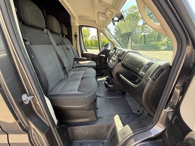 Salvage 2020 Ram Promaster 2500 136wb in Black