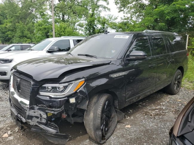 Salvage 2023 Lincoln Navigator L  in Black