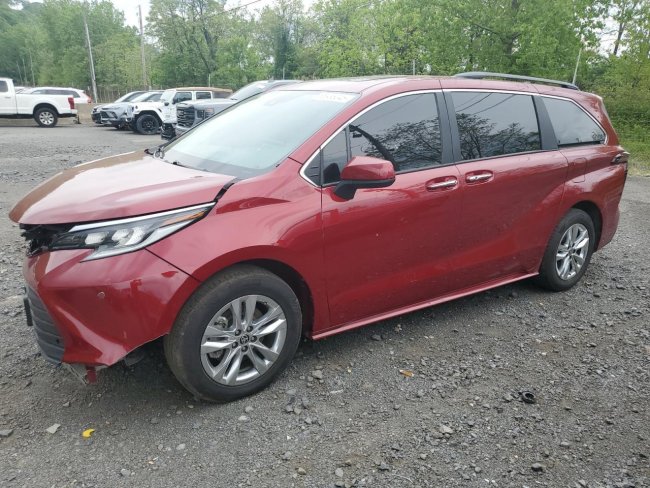 Salvage 2025 Toyota Sienna Xle in Burgundy