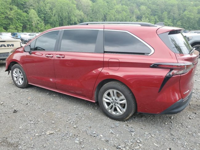 Salvage 2025 Toyota Sienna Xle in Burgundy
