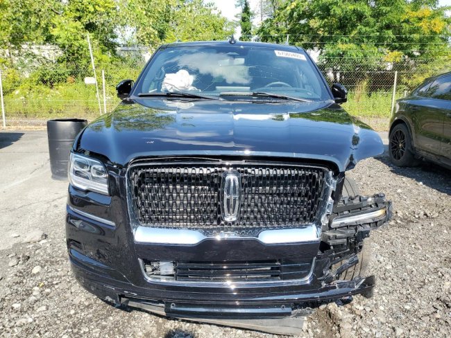 Salvage 2024 Lincoln Navigator L Reserve in Black