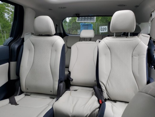 Salvage 2025 Kia Carnival Sx in Gray