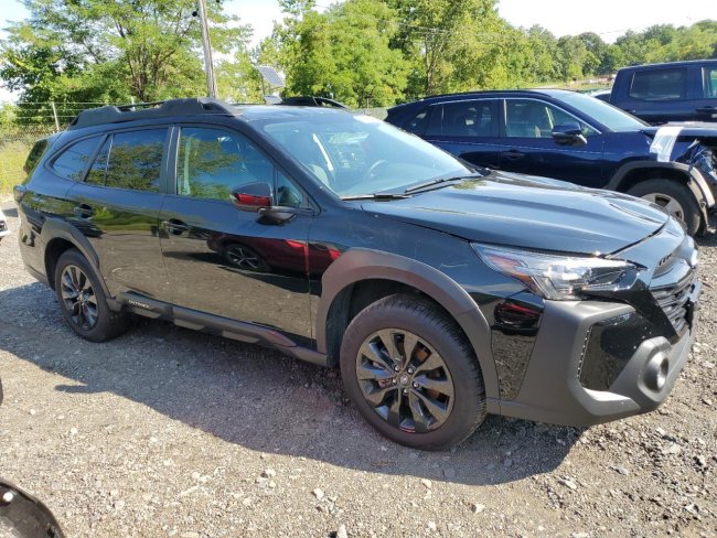 Salvage 2024 Subaru Outback Onyx Edition in Black