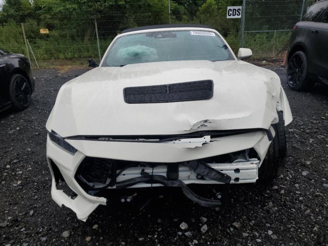 Salvage 2025 Ford Mustang Gt in White
