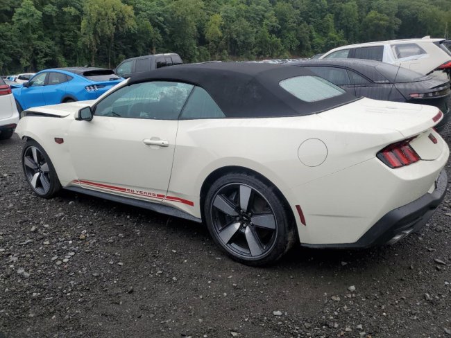 Salvage 2025 Ford Mustang Gt in White