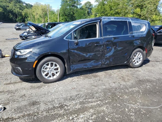 Salvage 2022 Chrysler Pacifica Touring L in Blue
