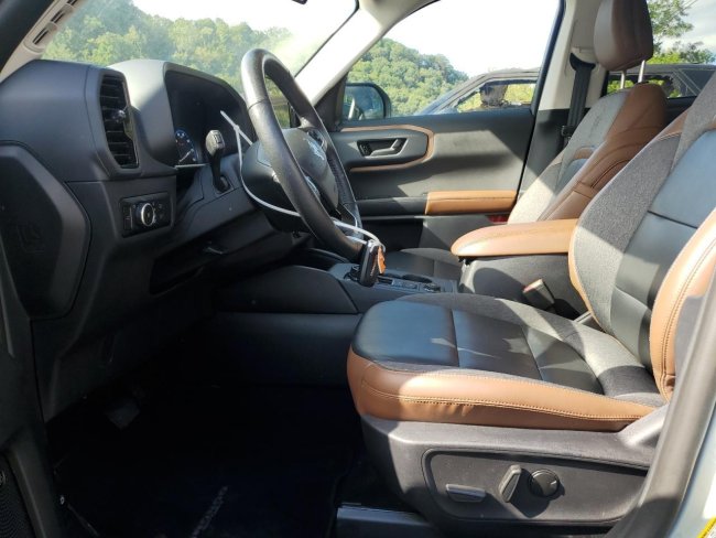 Salvage 2023 Ford Bronco Outer Banks in Gray