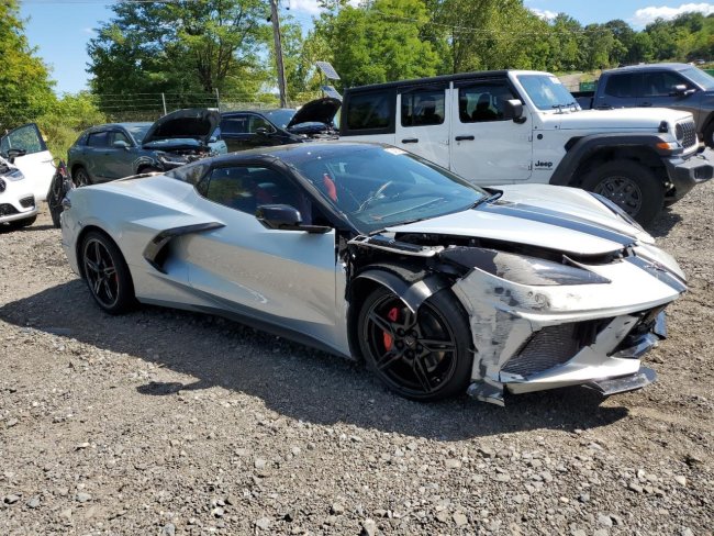 Salvage 2021 Chevrolet Corvette Stingray 3lt in Silver